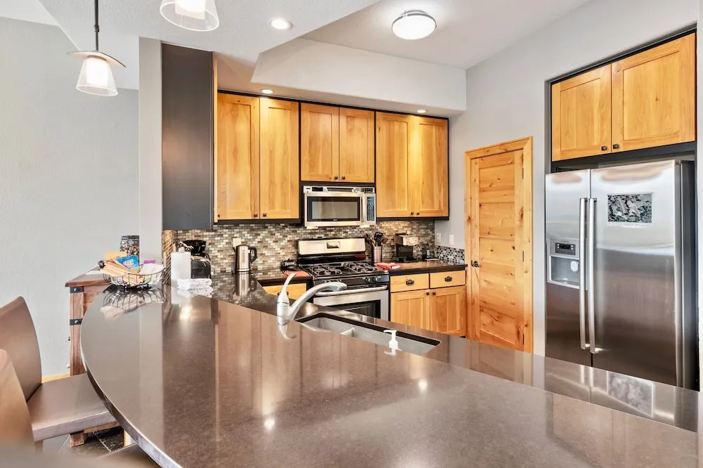Serenity Luxury Vacation At Windcliff 3 Bedroom Home by RedAwning