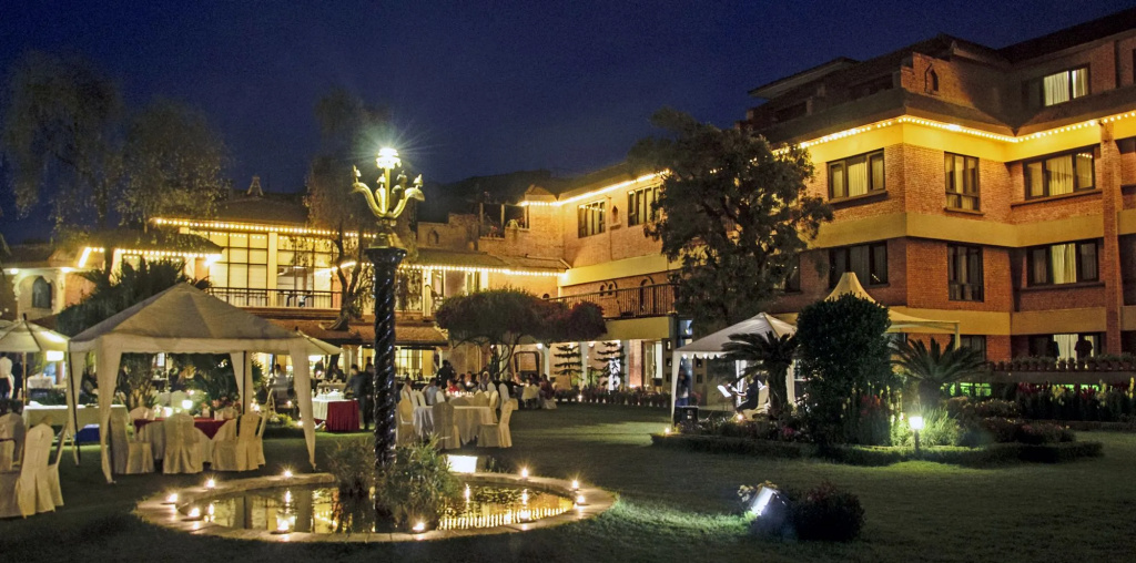 Shangri La Hotel
