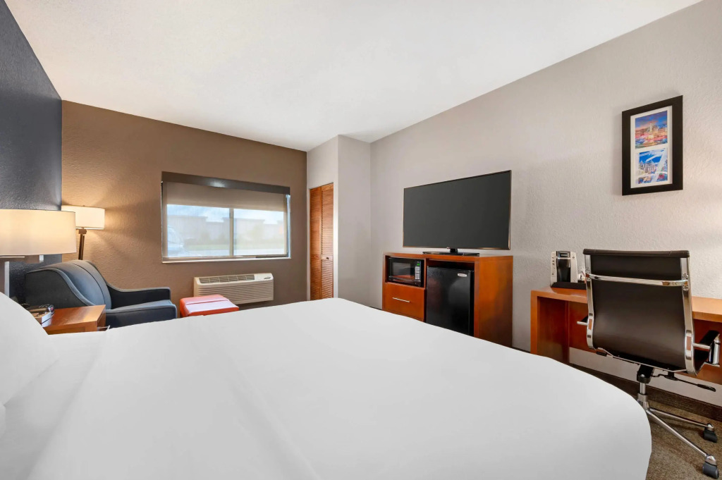 Comfort Inn & Suites North Greenfield