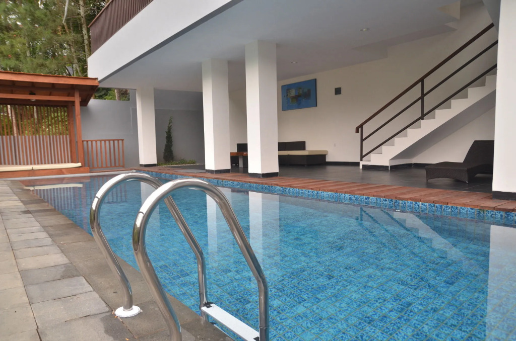 Chamomile Hill View Villa 6 Bedrooms With a Private Swimming Pool and a Movie Room and a Billiard Table