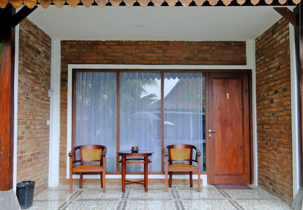 The Nalaya Hotel & Resto