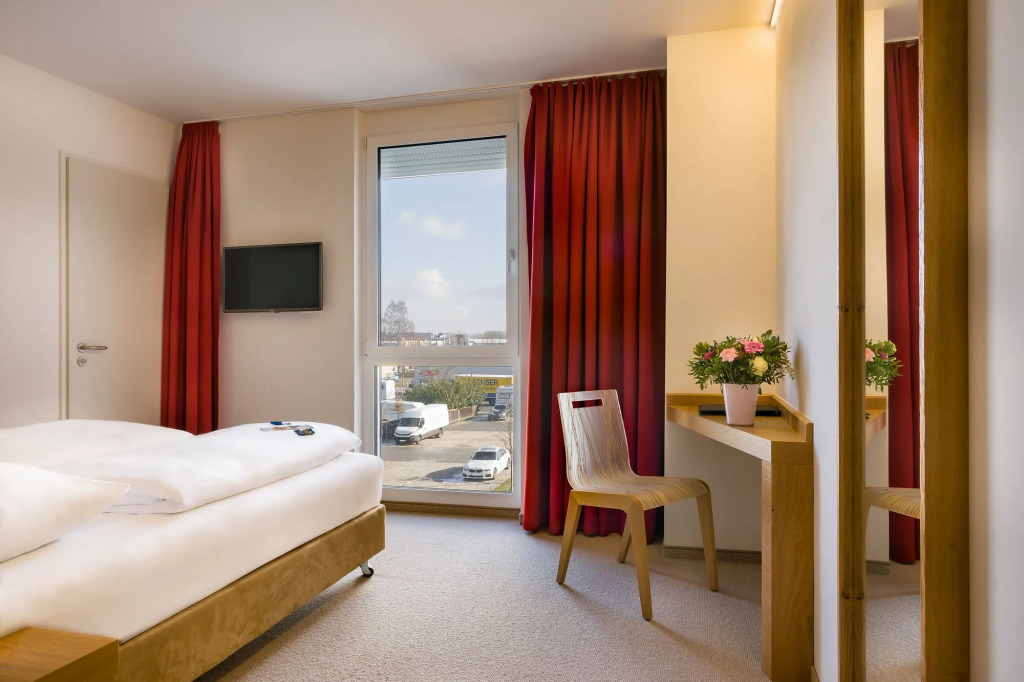 Отель Plaza Inn Dachau - München