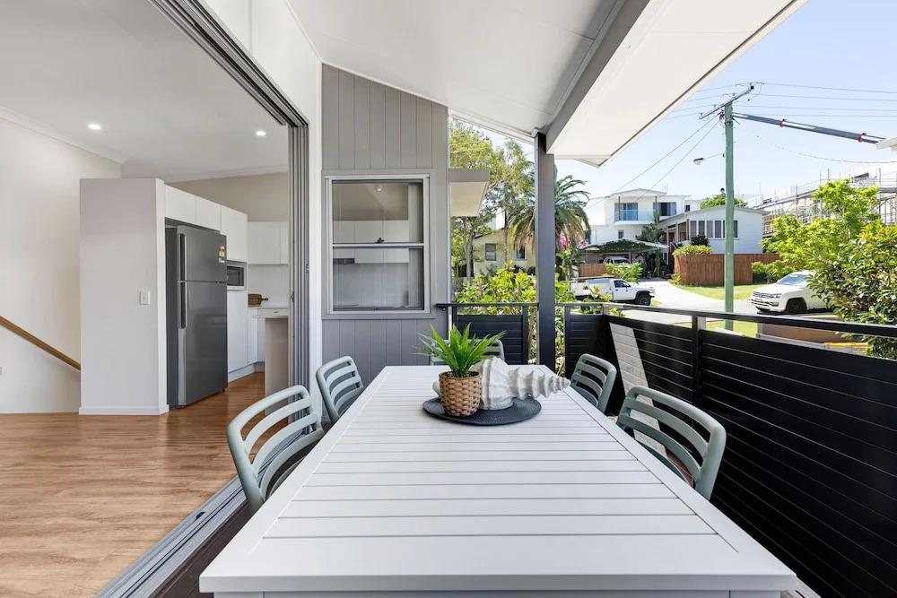 MARJ12- Stylish and Spacious Apartment