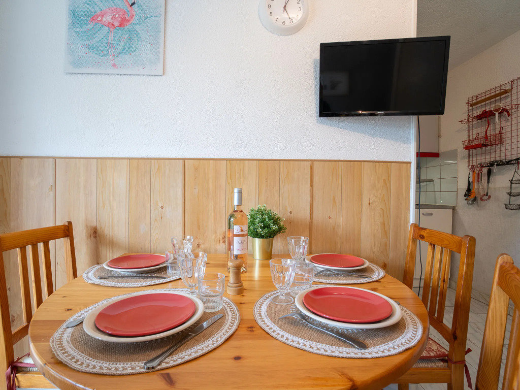 Apartment Les Cyprianes-3 by Interhome