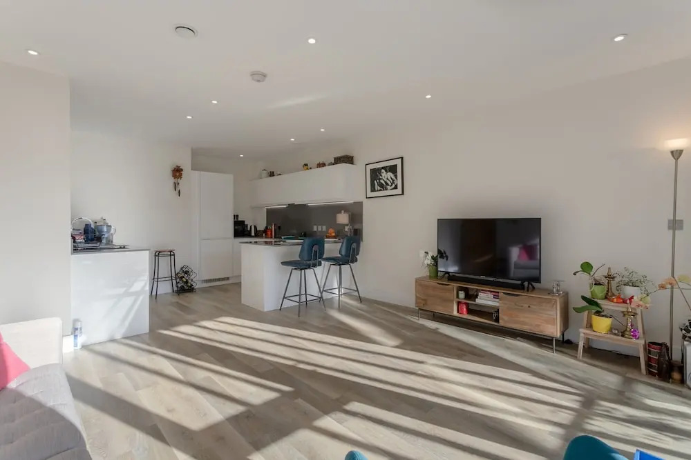 2 Bedroom Balcony Flat in Bermondsey