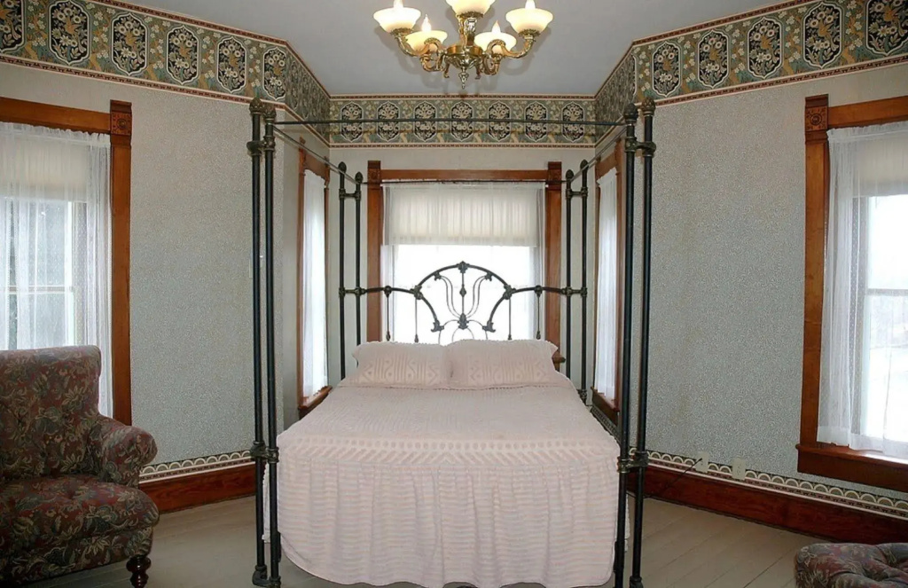 The Nauvoo Grand Bed & Breakfast