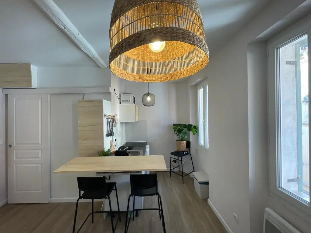 Appartement LEON, port & halles départ Ferry, proche plages