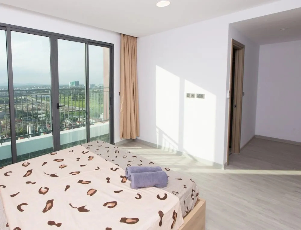 ONE 18 Ngoc Lam Apartment