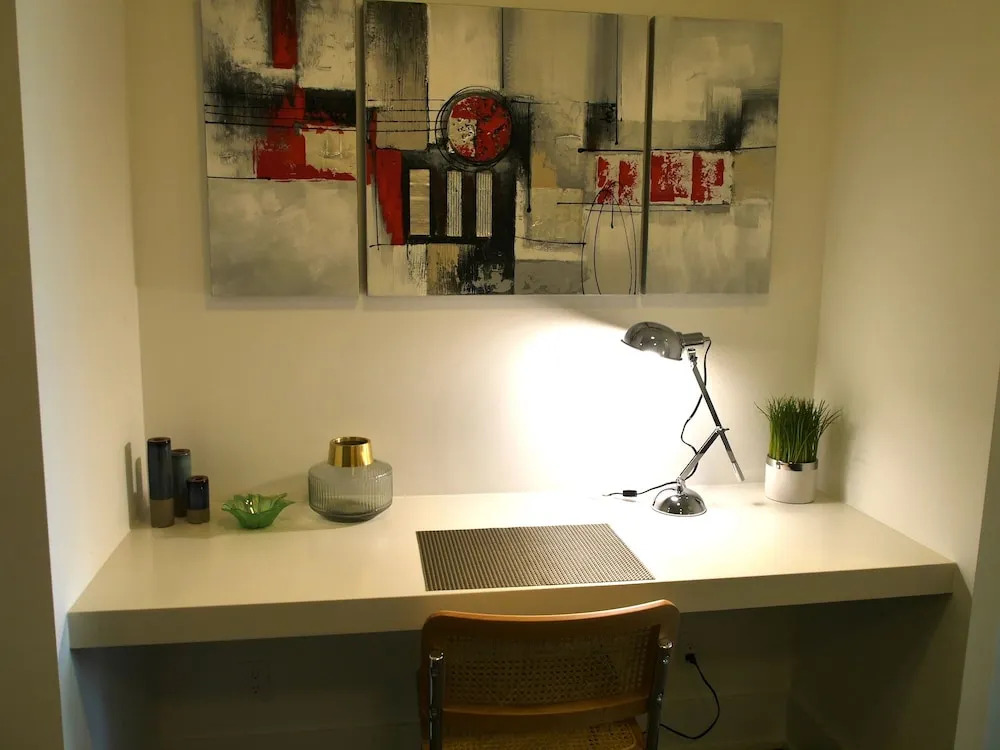 Beautifully 1BR Condo at the Waterfront