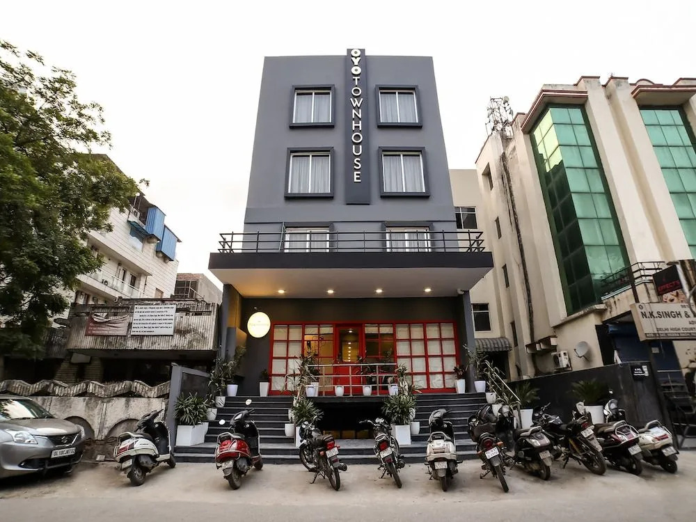 OYO Townhouse 080 Meera Bagh