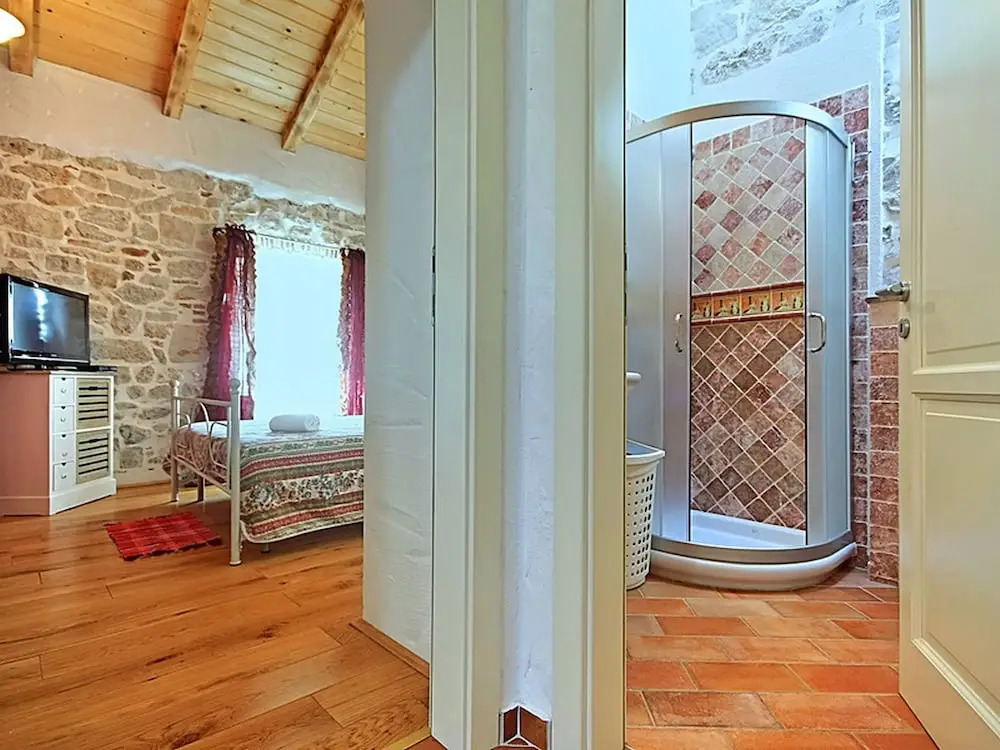 Rustic Villa in Dracevac With Outdoor Pool