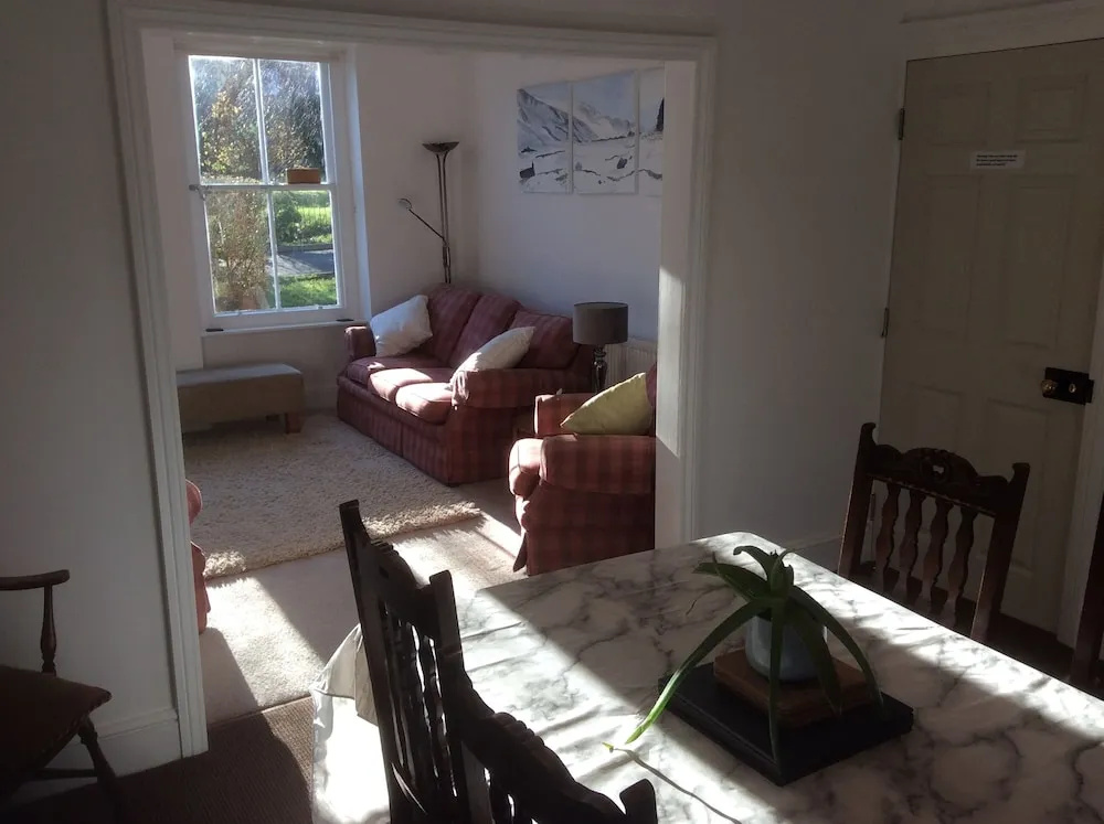Lovely 4-bed Victorian House in Bangor by the sea