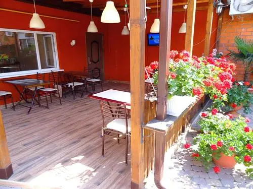 Guest House on Sanatornaya 6