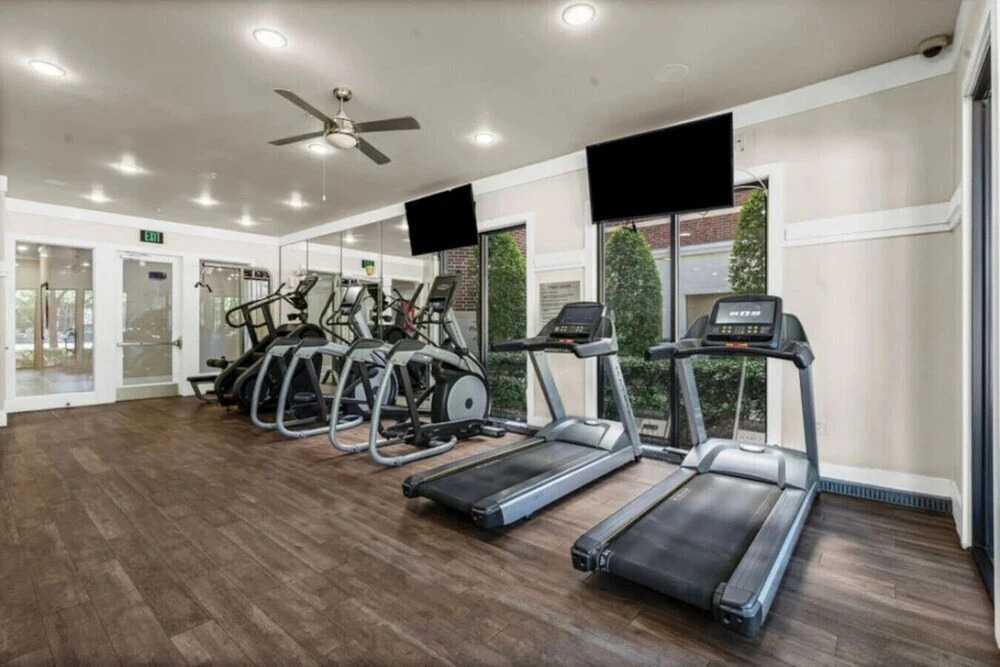 Stylish Modern Bedroomking Full Bed+pool&gym