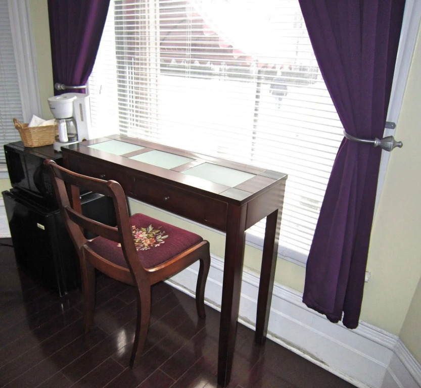 Spadina 11 Guesthouse