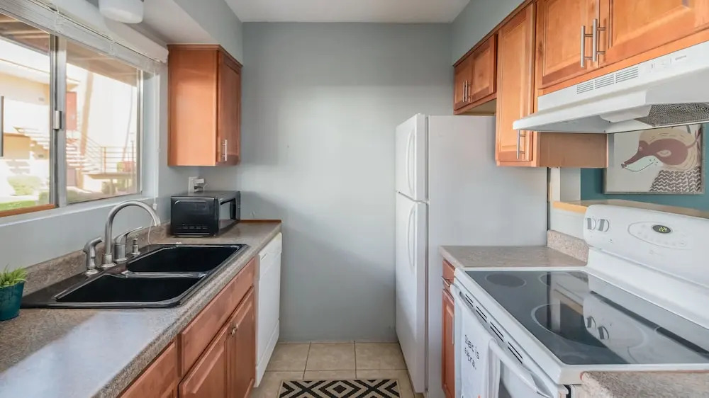 Stylish 1BR Apt Old Town by WanderJaunt