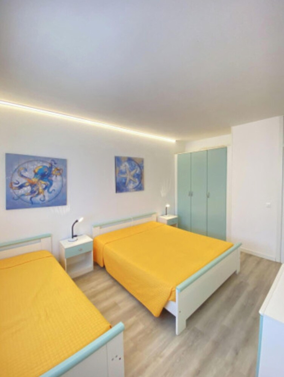 Inviting Apartment Near the Beach