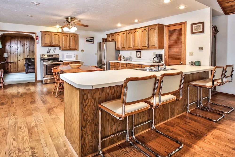 Porcupine Point - 4 Br Home