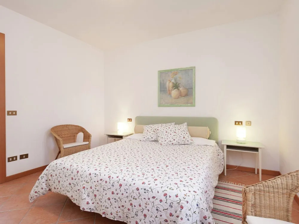 Simplistic Apartment in Consiglio di Rumo With Fenced Garden