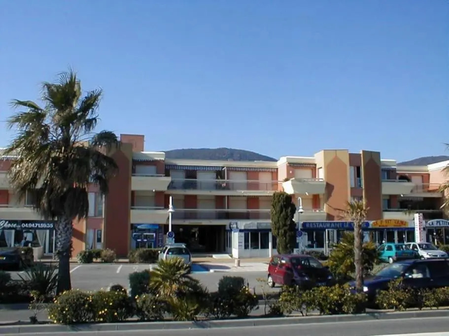 2 Piéces Clim Face a la plage vue Mer
