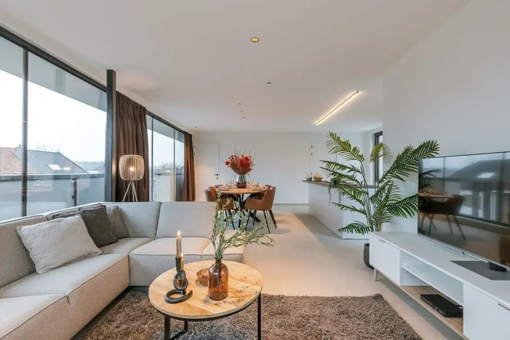 Apartment With two Large Terraces