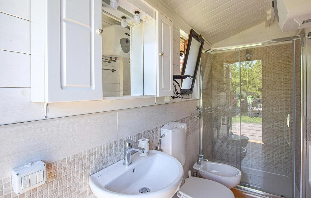 4 Bedroom Amazing Home In Pietrasanta