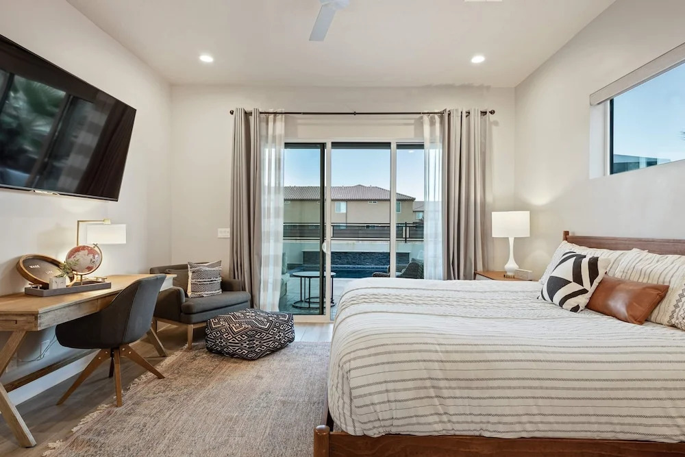 Private Pool Oasis #57 5 Bedroom Townhouse