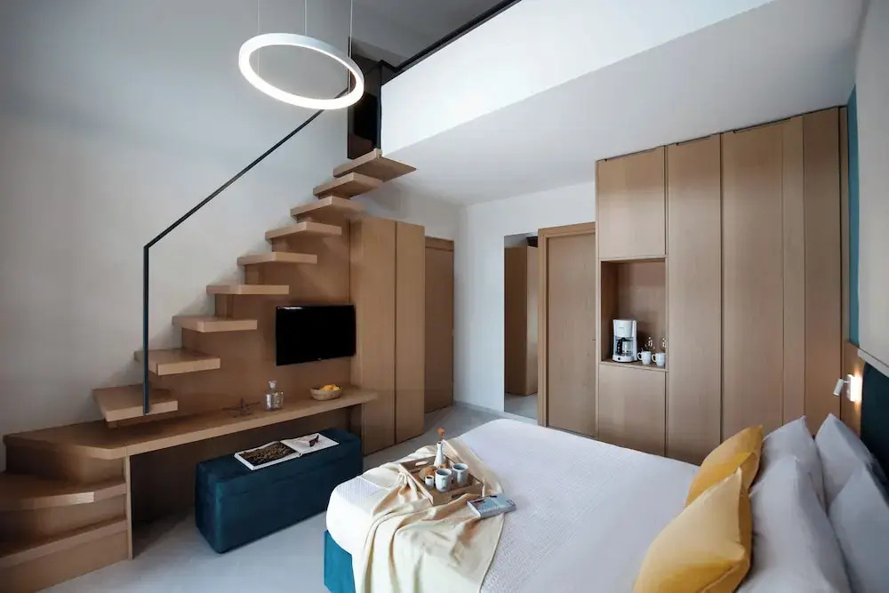 Chronos Suites