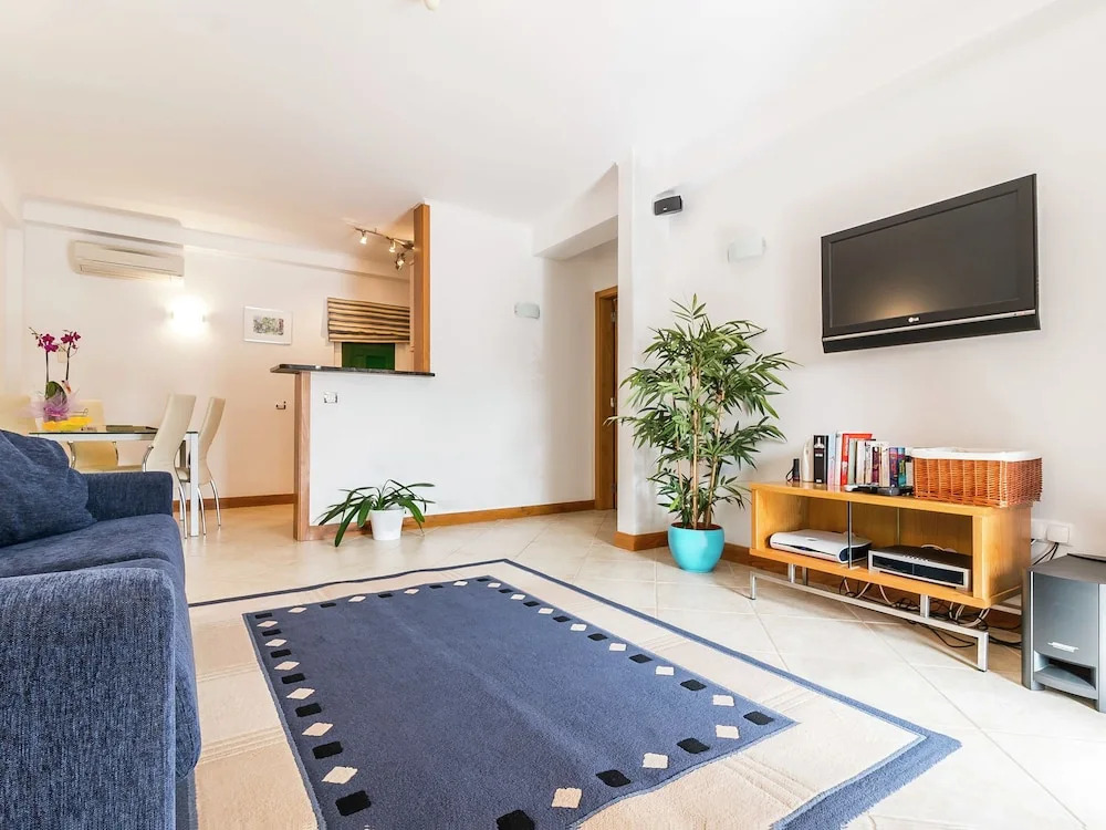 Wonderful Apartment in Lagos with Hot Tub