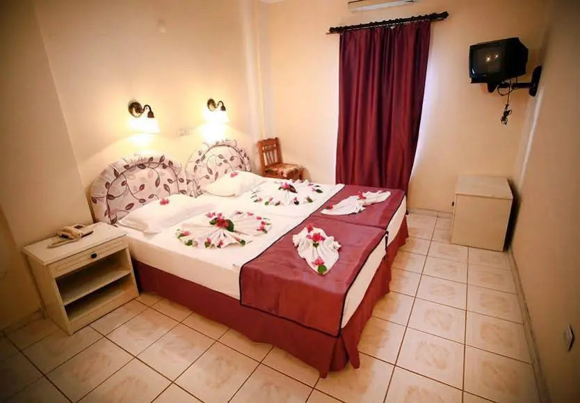 Parilti Hotel