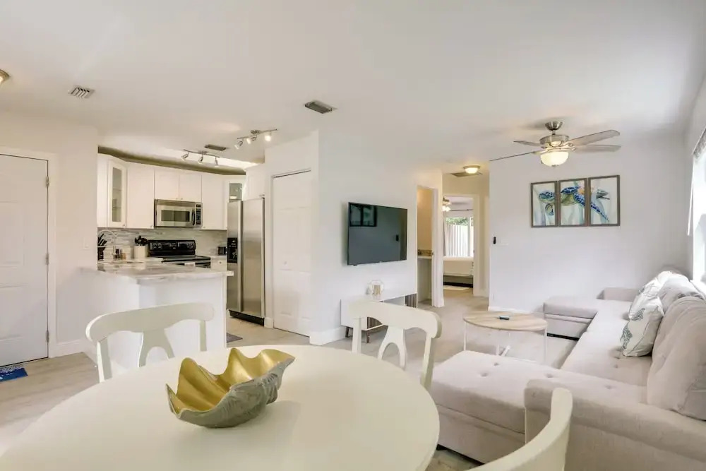 Pet-friendly Jupiter Townhome, 6 Mi to Beaches!