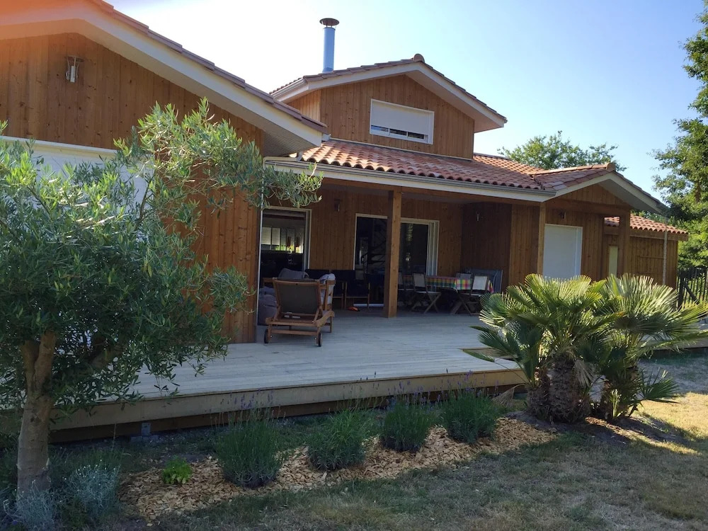 House With 4 Bedrooms in Hourtin, With Enclosed Garden