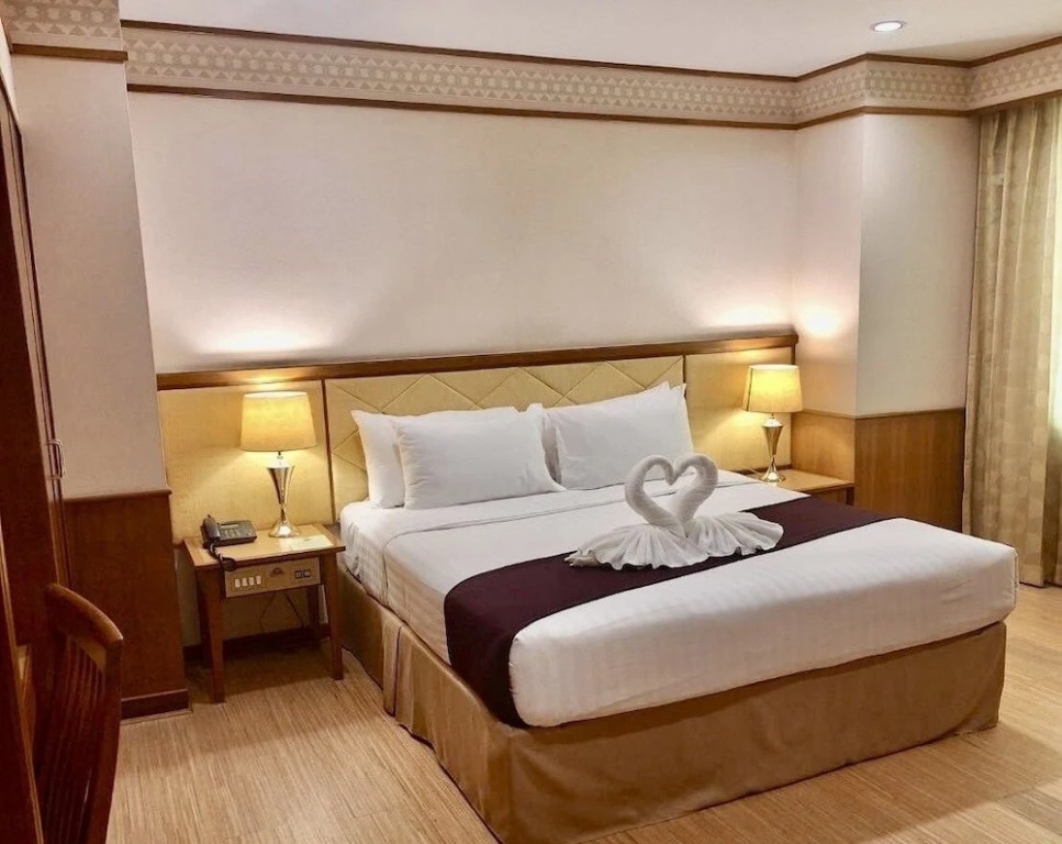 Diamond Plaza Hotel