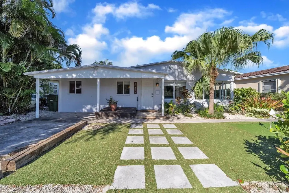 Great for Families & Larger Groups! - Perfect Location, Near FTL Beach With Private Pool by Redawning