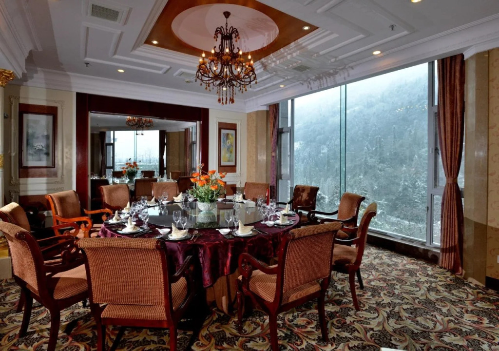 Huasheng Hotel (Chanlin Hot Spring Silver Villa)