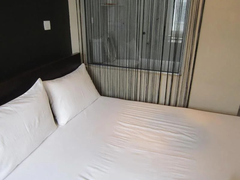 Three Top Hotel