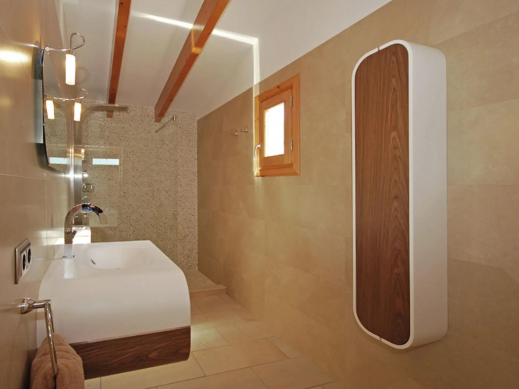 Modern Holiday Home With Private Swimming Pool
