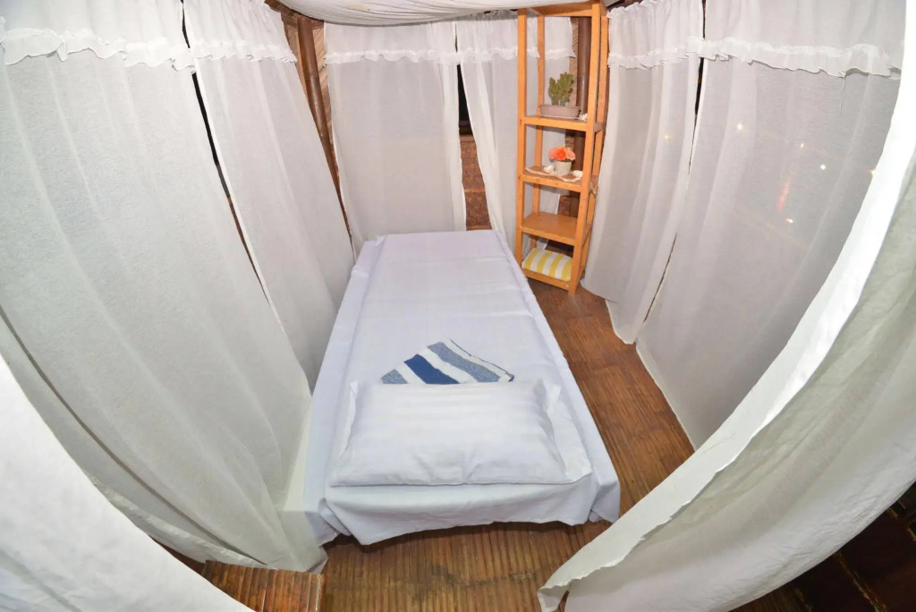 Lanas Beach Resort