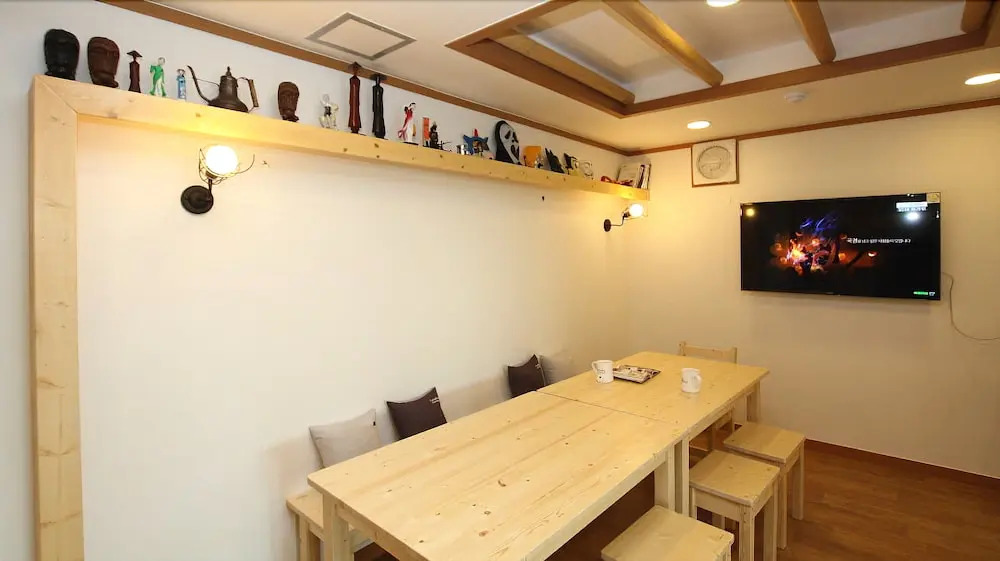 Gyeongju Bee House