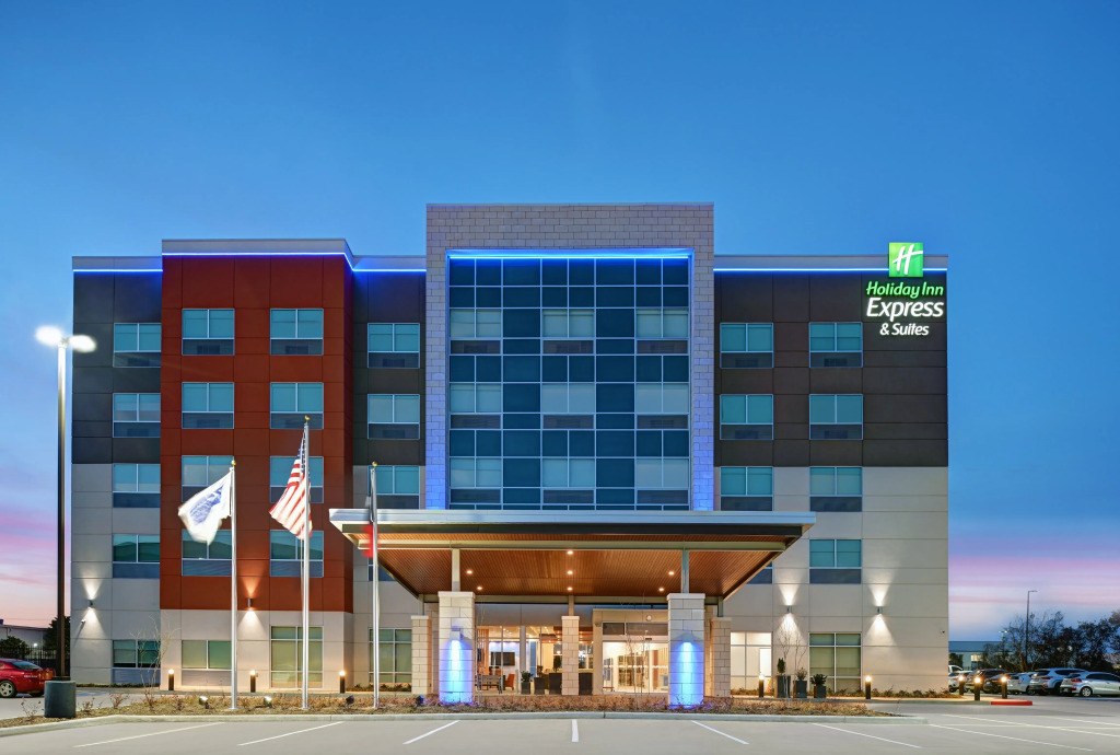 Holiday Inn Express & Suites Memorial - CityCentre by IHG