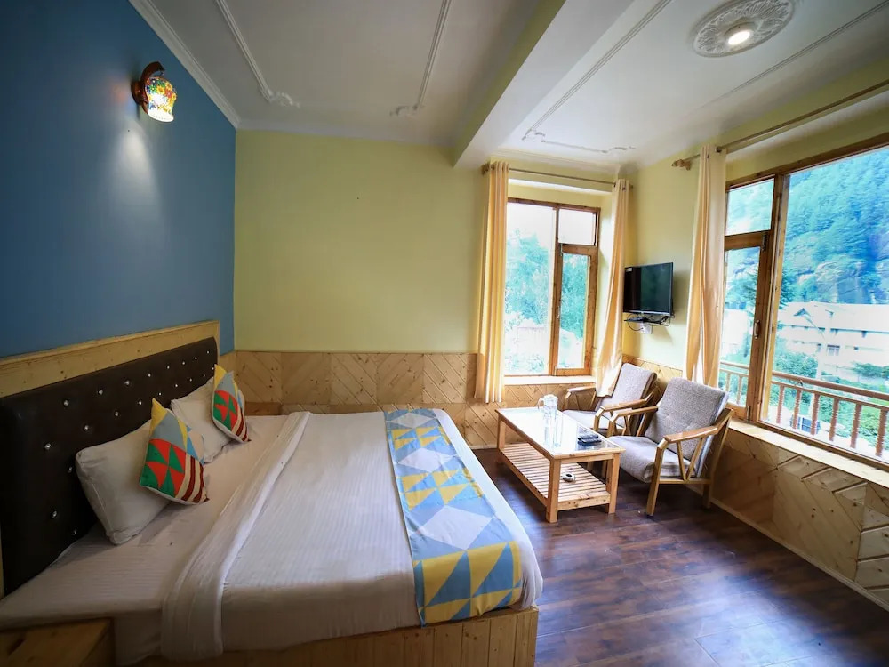 OYO 14583 Home Mountain View 2BHK Shanag