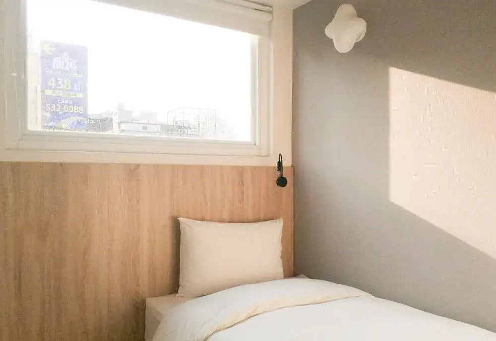 Single inn- KAOHSIUNG LINSEN