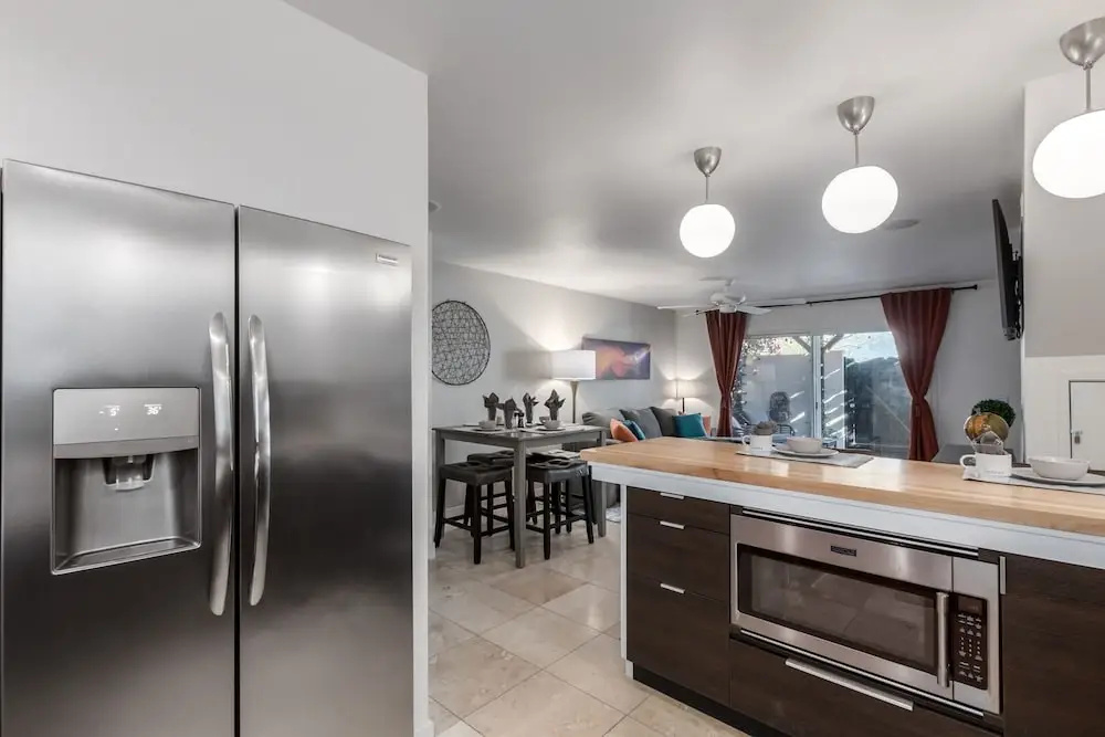 New Listing! Modern Scottsdale Townhouse! Close to Everything! by Redawning