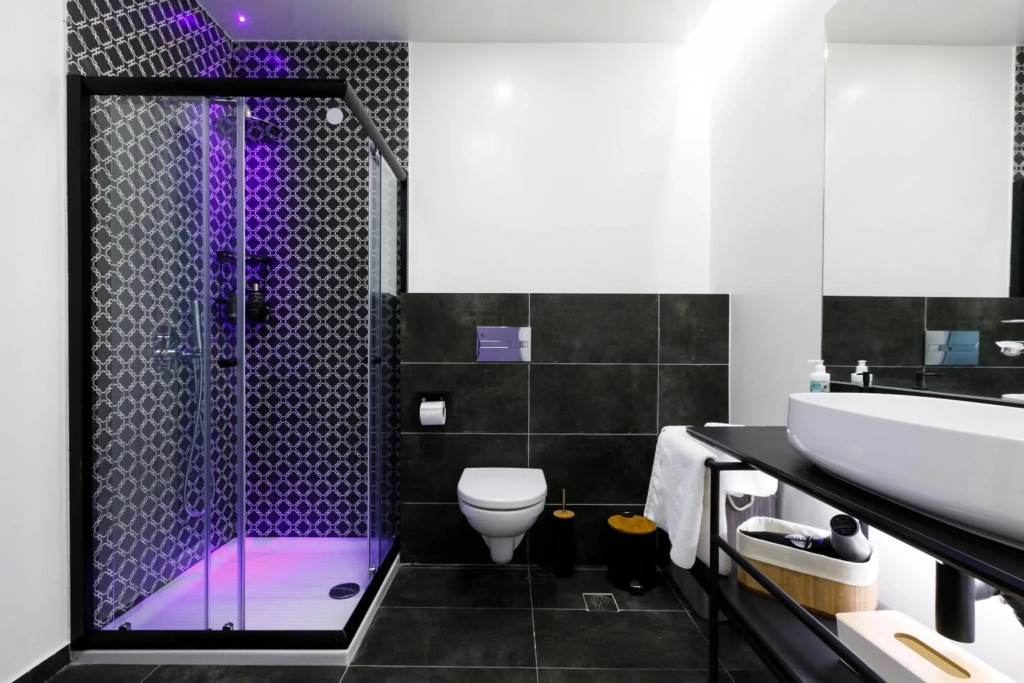 Brand New Central Luxury Residence