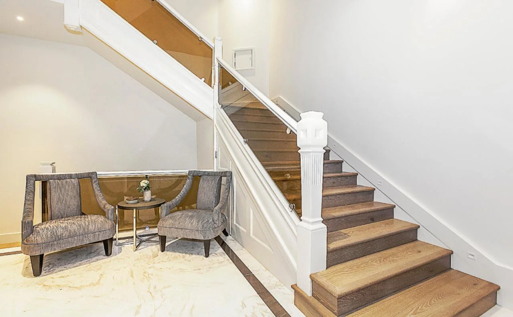 Kensington Court By Capital