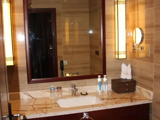 New World Lichuan Hotel