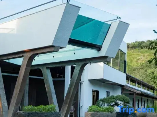 Suburban Core Aesthetic Accommodation