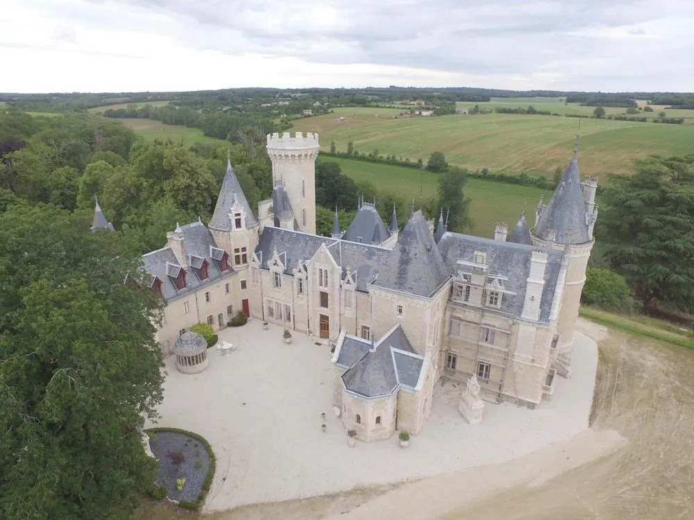 Château Des Chevaliers De Londigny