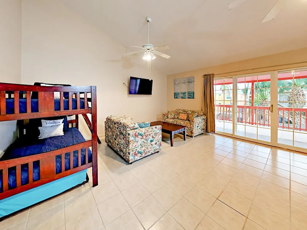 121 E Lantana Street Townhouse Unit B 3 Bedrooms 3 Bathrooms Townhouse