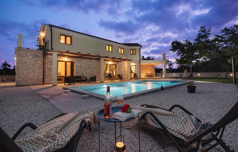 Beautiful Home In Bale